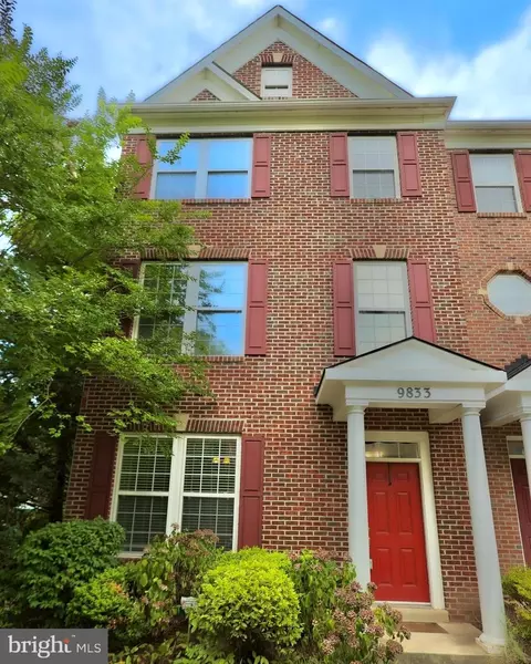9833 Darcy Forest Dr, Silver Spring, MD 20910 photo 2