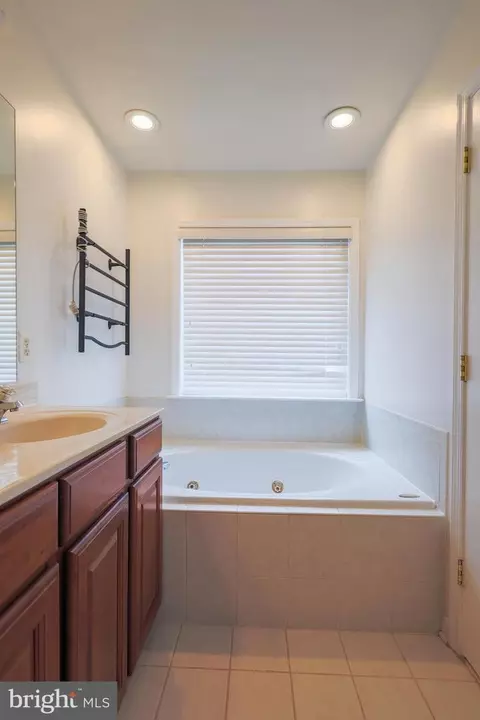 9833 Darcy Forest Dr, Silver Spring, MD 20910 photo 30