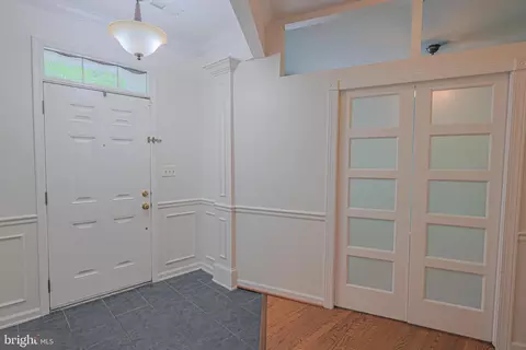 9833 Darcy Forest Dr, Silver Spring, MD 20910 photo 3
