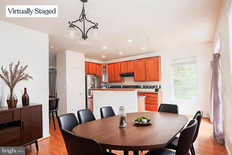 9833 Darcy Forest Dr, Silver Spring, MD 20910 photo 16