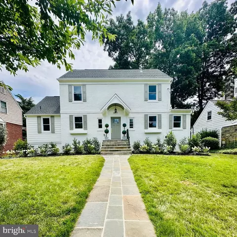 4917 Fort Sumner Dr, Bethesda, MD 20816