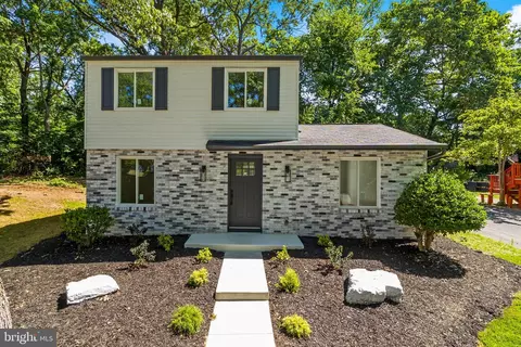 18326 Quondal Ct, Gaithersburg, MD 20877