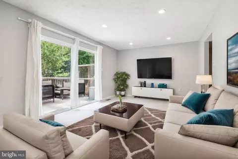 11413 Encore Dr, Silver Spring, MD 20901 photo 3