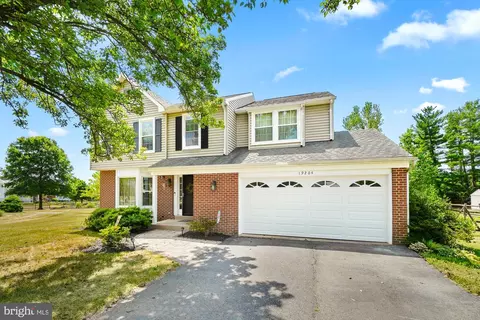 19204 Munger Farm Rd, Poolesville, MD 20837 photo 2