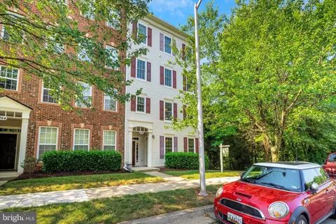948 Orchard Ridge Dr #100, Gaithersburg, MD 20878