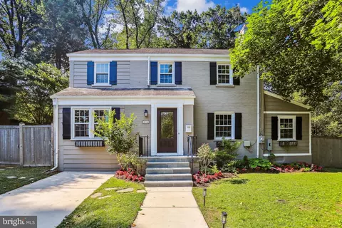 2718 Colston Dr, Chevy Chase, MD 20815