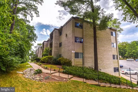 5200 Crossfield Ct #133, Rockville, MD 20852