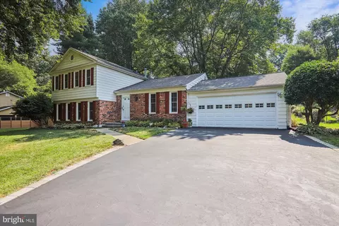 14233 Piccadilly Rd, Silver Spring, MD 20906 photo 2