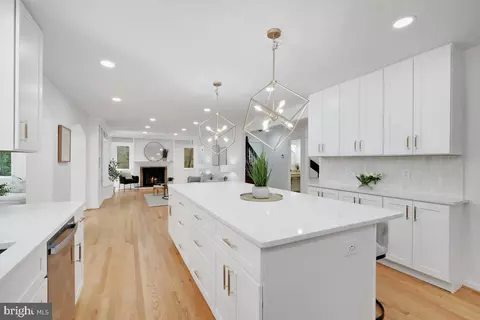 6609 Tilden Ln, North Bethesda, MD 20852