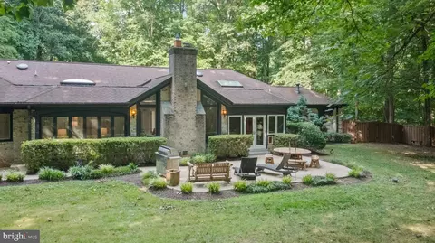 Exterior - 2008 Rebecca Ct, Silver Spring, MD 20906 photo 4 of 15