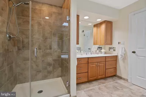 Bath - 2008 Rebecca Ct, Silver Spring, MD 20906 photo 6 of 10