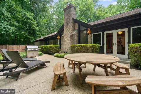 Exterior - 2008 Rebecca Ct, Silver Spring, MD 20906 photo 6 of 15