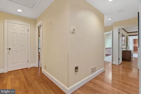 Entry Way - 2008 Rebecca Ct, Silver Spring, MD 20906 photo 7 of 14