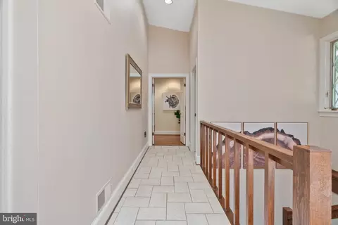Entry Way - 2008 Rebecca Ct, Silver Spring, MD 20906 photo 3 of 14