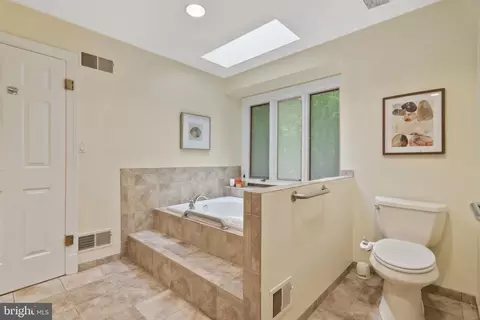 Bath - 2008 Rebecca Ct, Silver Spring, MD 20906 photo 5 of 10
