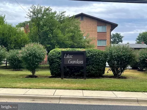 17 Water St #14, Gaithersburg, MD 20877