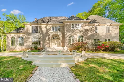 11009 Riverwood Dr, Potomac, MD 20854