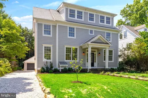 3914 Blackthorn St, Chevy Chase, MD 20815
