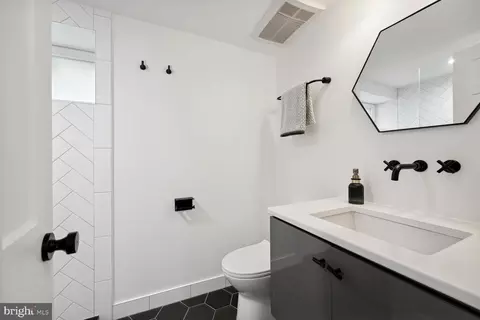 Bath - 614 Pershing Dr, Silver Spring, MD 20910 photo 5 of 7