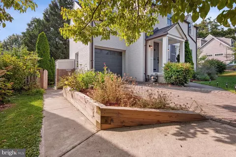 Exterior - 614 Pershing Dr, Silver Spring, MD 20910 photo 8 of 16