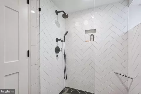 Bath - 614 Pershing Dr, Silver Spring, MD 20910 photo 7 of 7