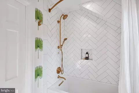 Bath - 614 Pershing Dr, Silver Spring, MD 20910 photo 3 of 7
