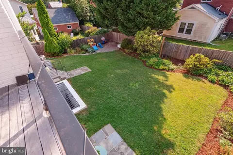 Exterior - 614 Pershing Dr, Silver Spring, MD 20910 photo 7 of 16