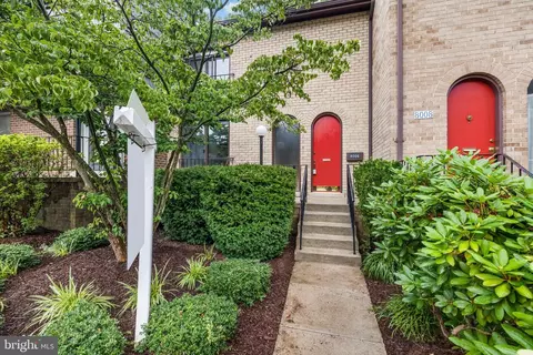 8006 Inverness Ridge Rd, Potomac, MD 20854