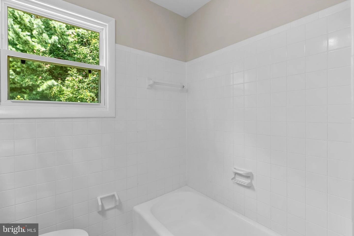 Bath - 1116 W Nolcrest Dr, Silver Spring, MD 20903 photo 3 of 5