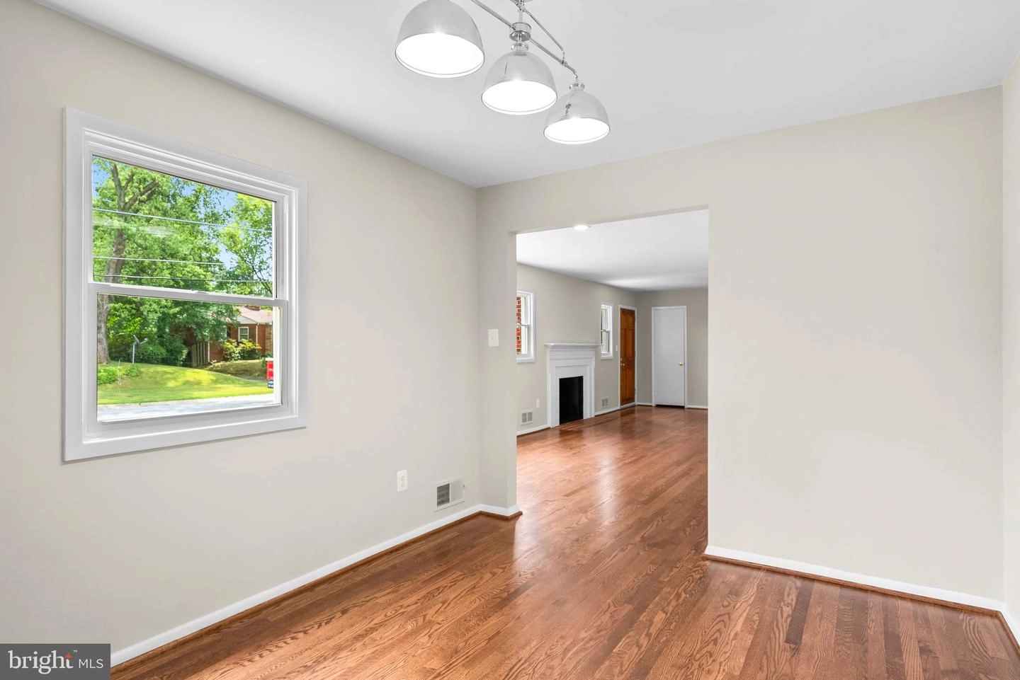 Living - 1116 W Nolcrest Dr, Silver Spring, MD 20903 photo 5 of 6