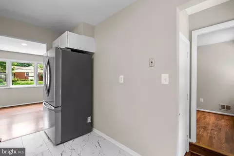 Entry Way - 1116 W Nolcrest Dr, Silver Spring, MD 20903 photo 1 of 3