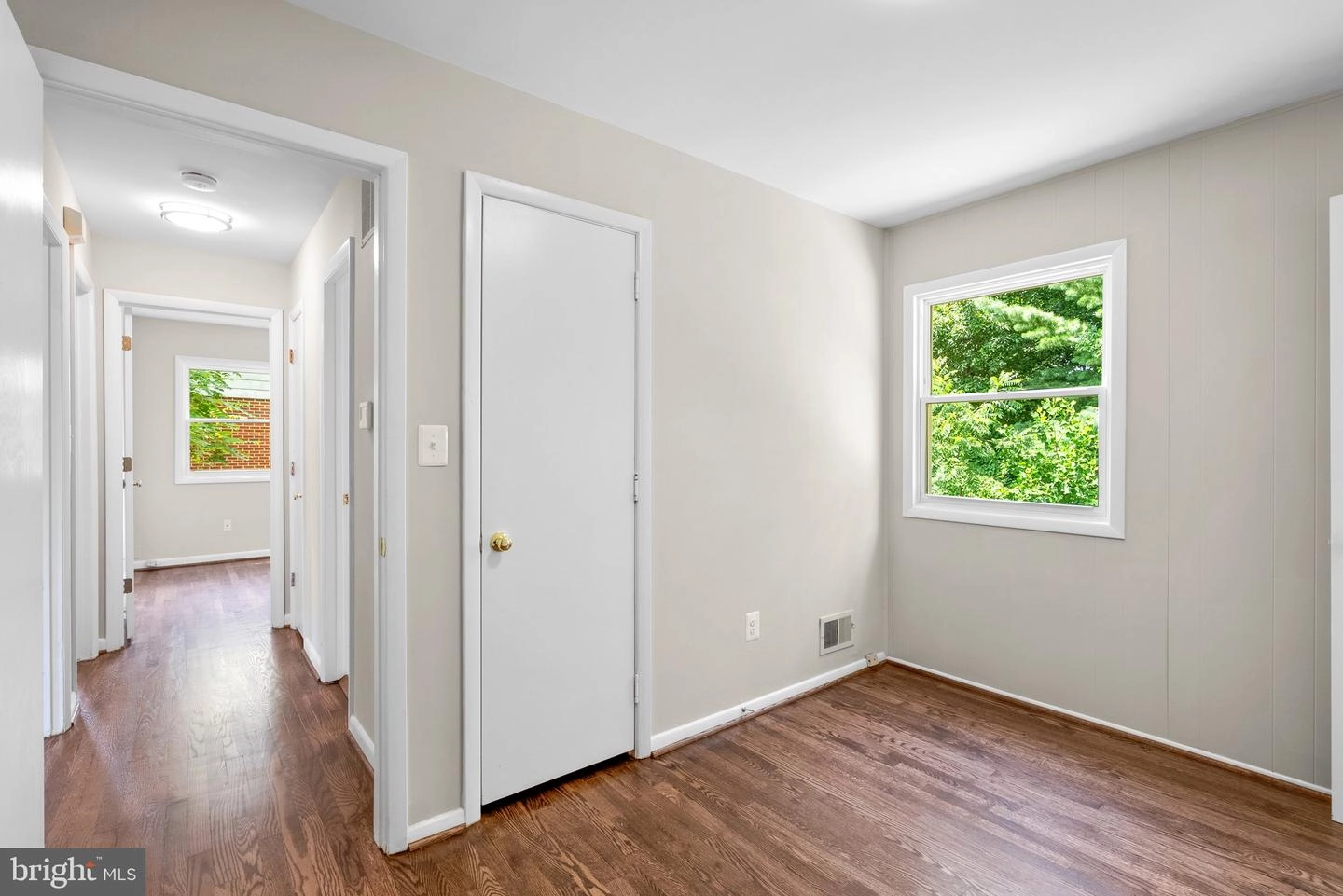 Entry Way - 1116 W Nolcrest Dr, Silver Spring, MD 20903 photo 2 of 3