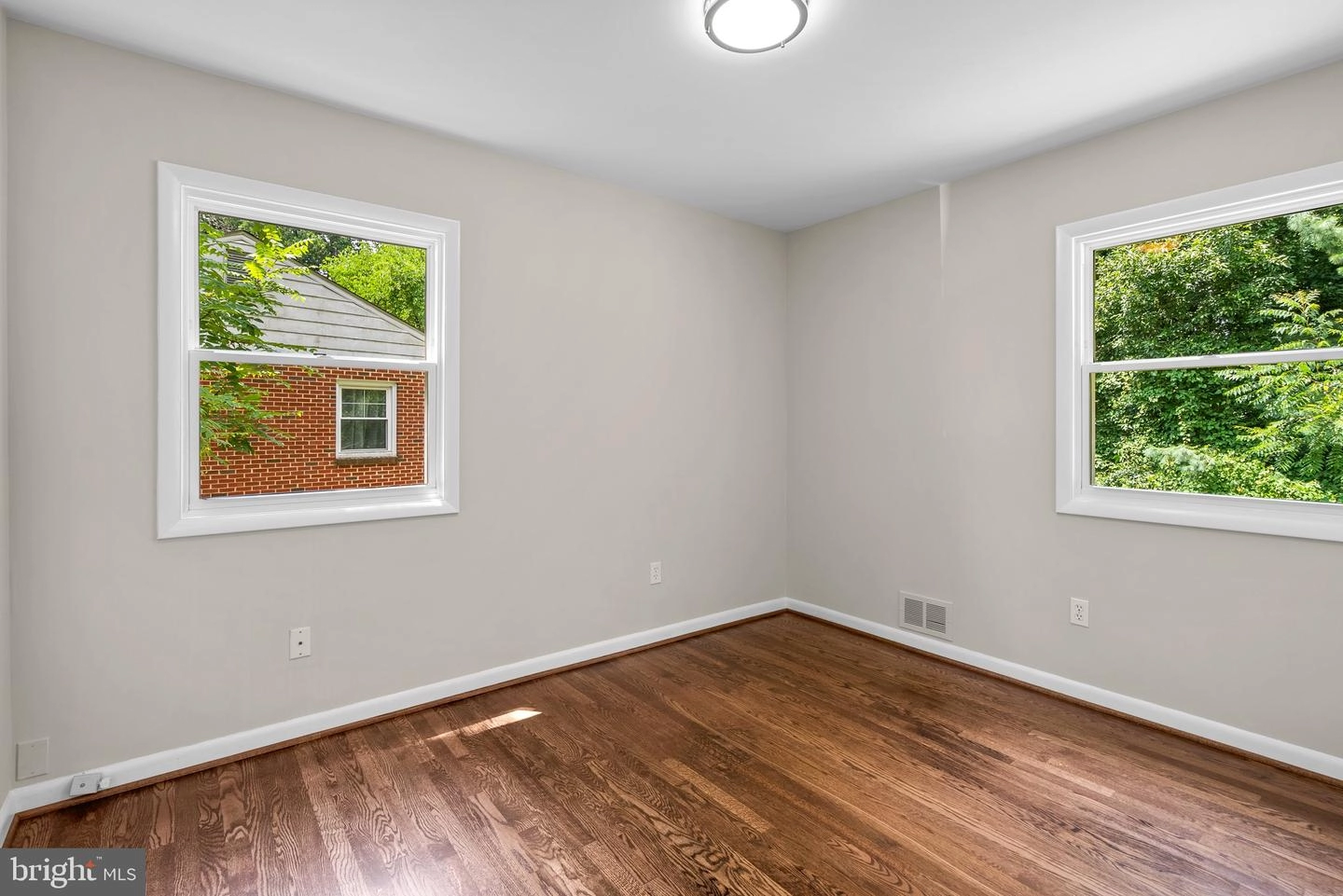 Bedroom - 1116 W Nolcrest Dr, Silver Spring, MD 20903 photo 4 of 7