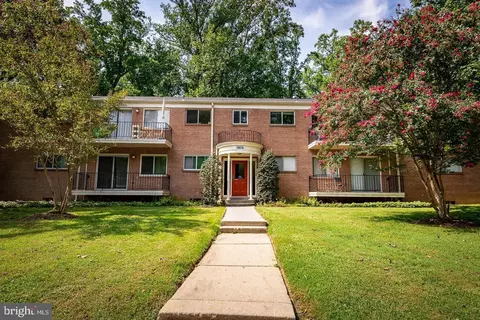 10676 Weymouth St #3, Bethesda, MD 20814