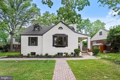 625 Ray Dr, Silver Spring, MD 20910