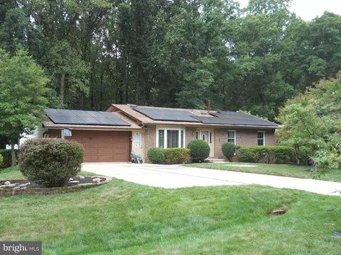 2213 Kings House Rd, Silver Spring, MD 20905