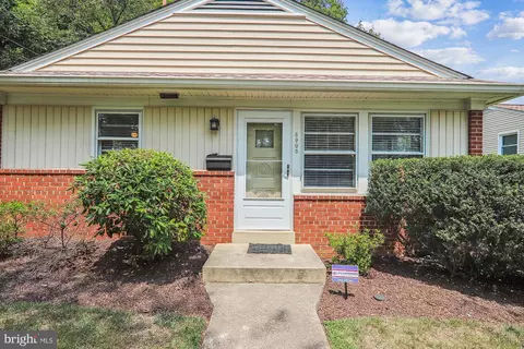 3905 Adams Dr, Silver Spring, MD 20902 photo 2
