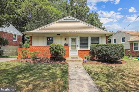 3905 Adams Dr, Silver Spring, MD 20902 photo 4