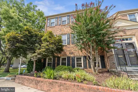 5809 Tudor Ln, Rockville, MD 20852