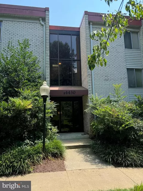 14430 Parkvale Rd #14430, Rockville, MD 20853