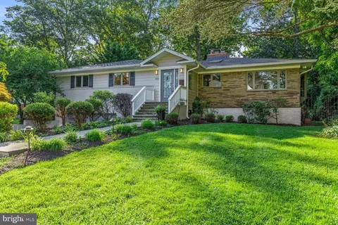 5673 Bent Branch Rd, Bethesda, MD 20816