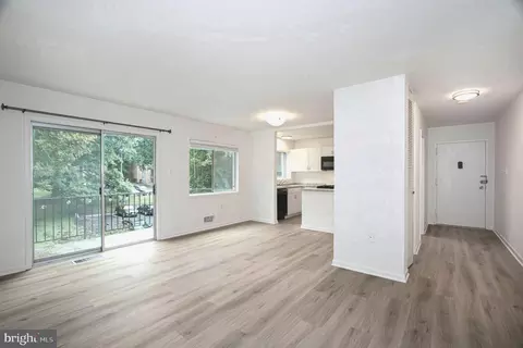 10670 Weymouth St #204, Bethesda, MD 20814