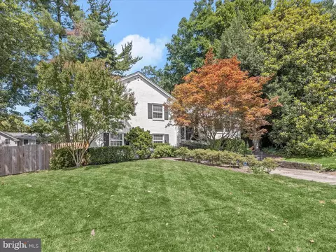 5824 Ogden Ct, Bethesda, MD 20816