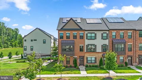 13206 Garnkirk Forest Dr, Clarksburg, MD 20871