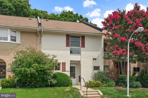 3306 Gleneagles Dr #80-D, Silver Spring, MD 20906
