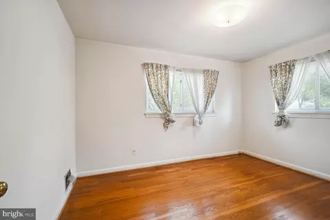 11500 Mapleview Dr, Silver Spring, MD 20902 photo 10