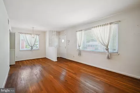 11500 Mapleview Dr, Silver Spring, MD 20902 photo 7
