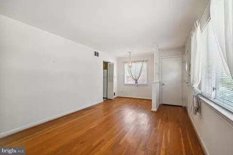 11500 Mapleview Dr, Silver Spring, MD 20902 photo 8