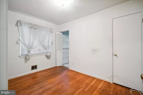 11500 Mapleview Dr, Silver Spring, MD 20902 photo 14
