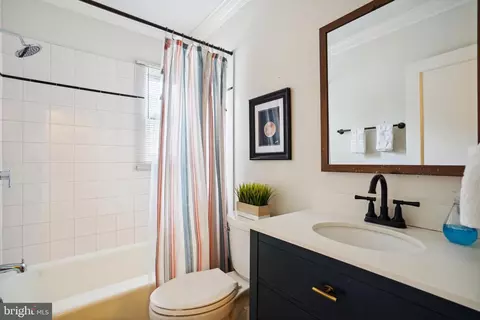Bath - 9506 Saginaw St, Silver Spring, MD 20901 photo 1 of 1